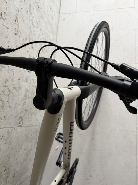 Specialized Sirrus X 4.0 z amortyzatorem Future Shock -rozmiar M 
cena 4600