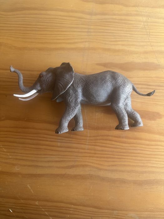 Elefante de brincar