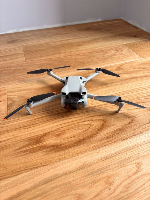 Dron DJI Mini 3 Fly More Combo (DJI RC)