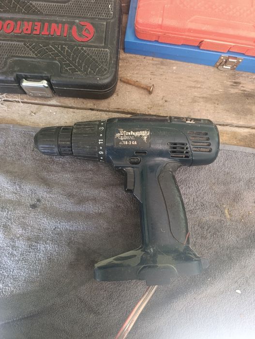 Шуруповерт Einhell (18v)