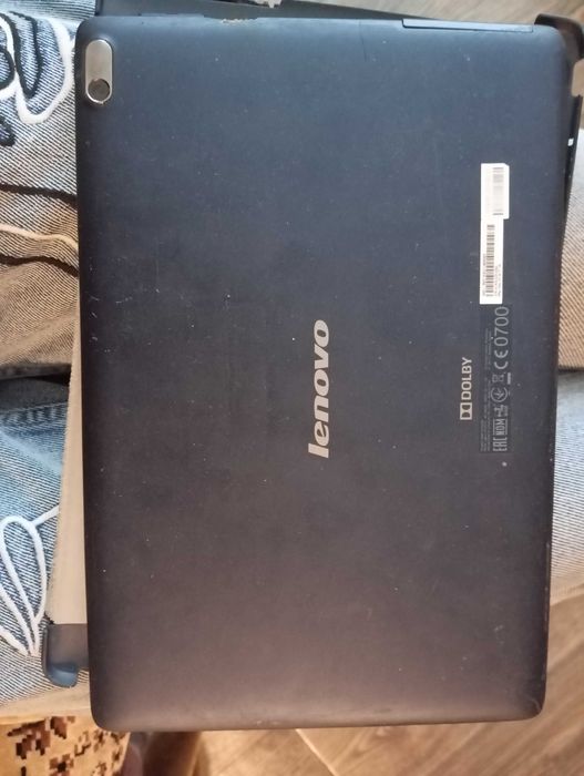 Срочно на запчасти планшет леново таблет