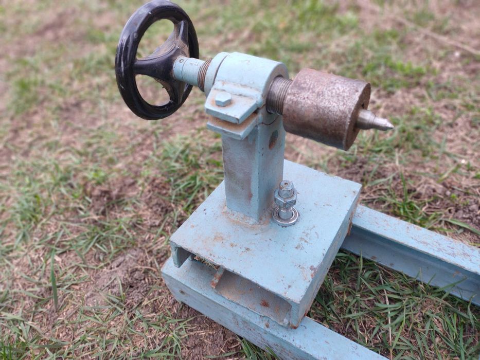 Токарний станок по дереву