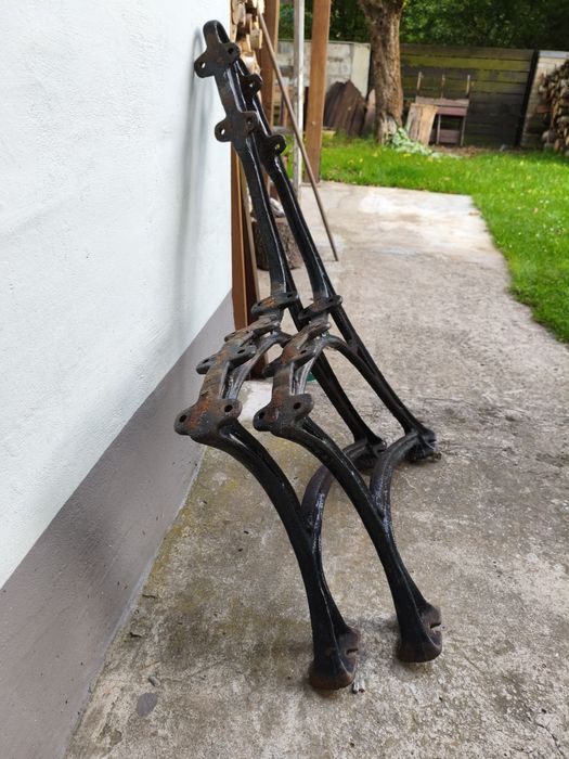 Żeliwne nogi do ławki