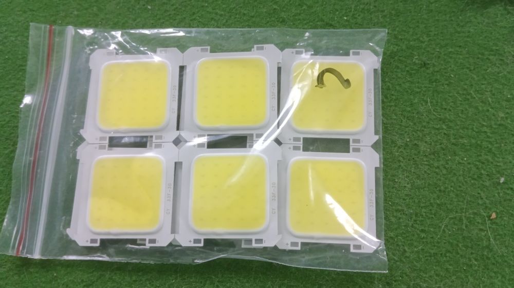 Led діоди на 5В та 12В.