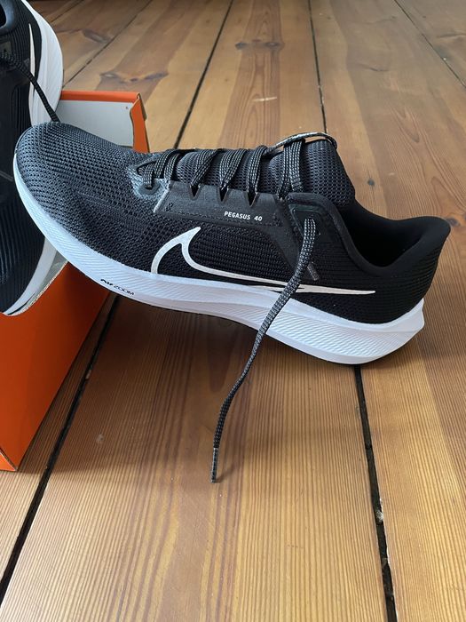 Кросівки Nike чоловічі 43 розмір нові