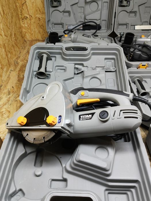 Bruzdownica titan 1700w do kabli  do podlogowki