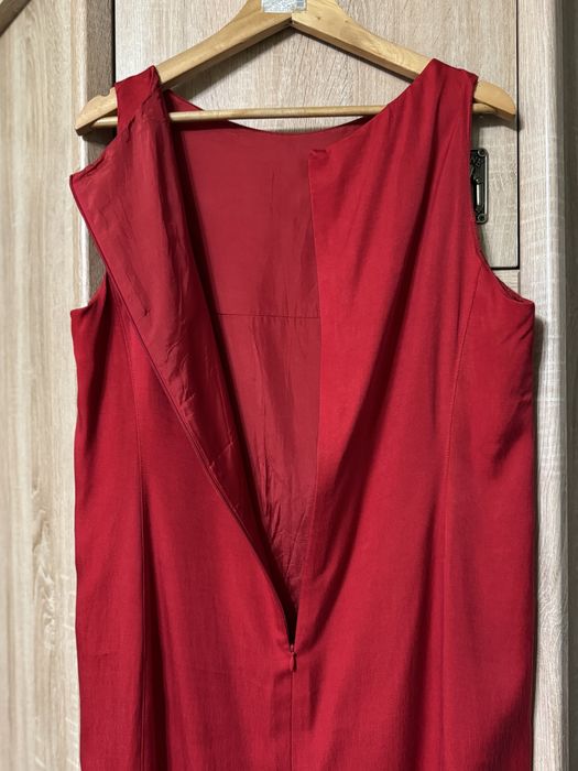 Жіноча червона сукня