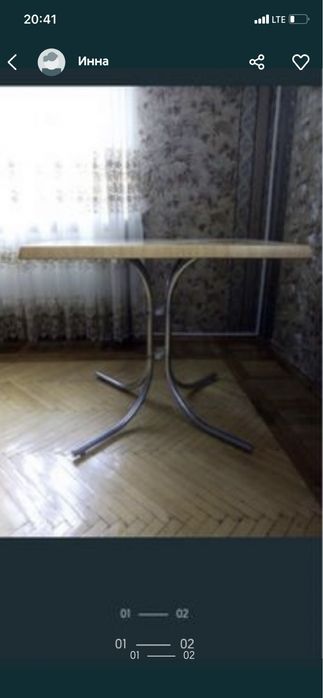 Стол квадратний в гарному стані