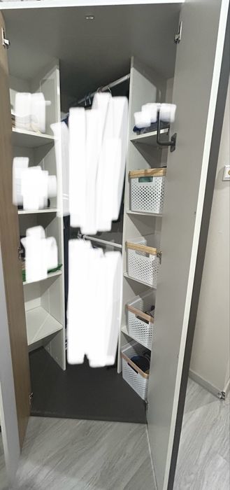 Szafa i komoda podwieszana