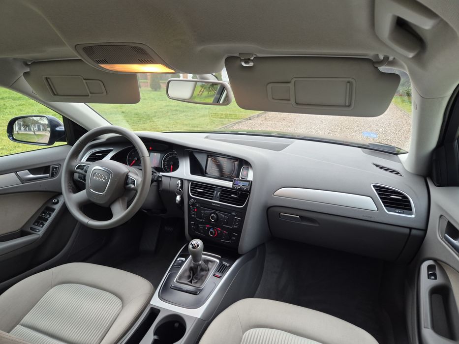 AUDI A4 B8 AVANT 2.0 TDI / 2010 / manual / NOWE OPONY / zarej.PL