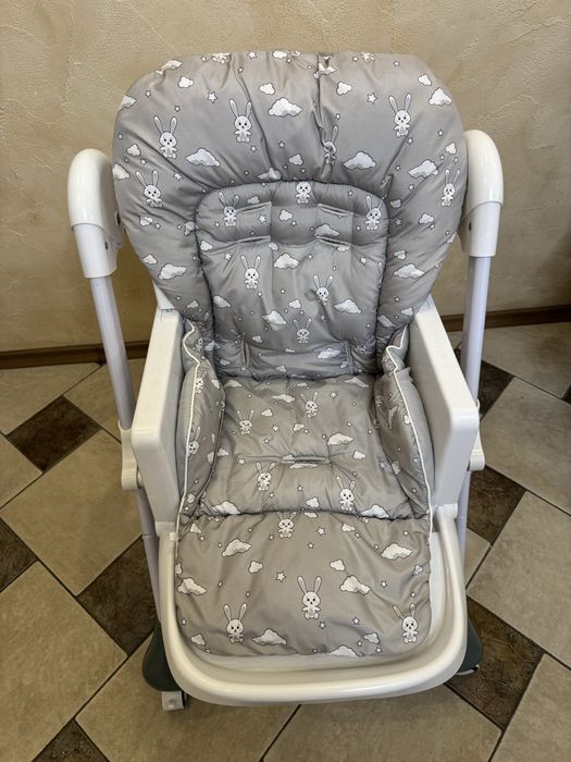 Дитячий стільчик для годування Bambi
