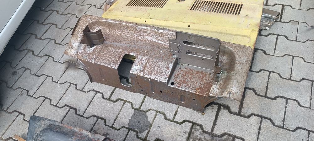 Fiat 126p podłoga bagażnika krótka oryginalna