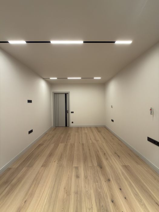 Продаж однокімнатної квартири поруч міського озера