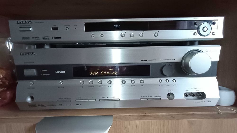 Amplituner Onkyo, dvd player, kolumny