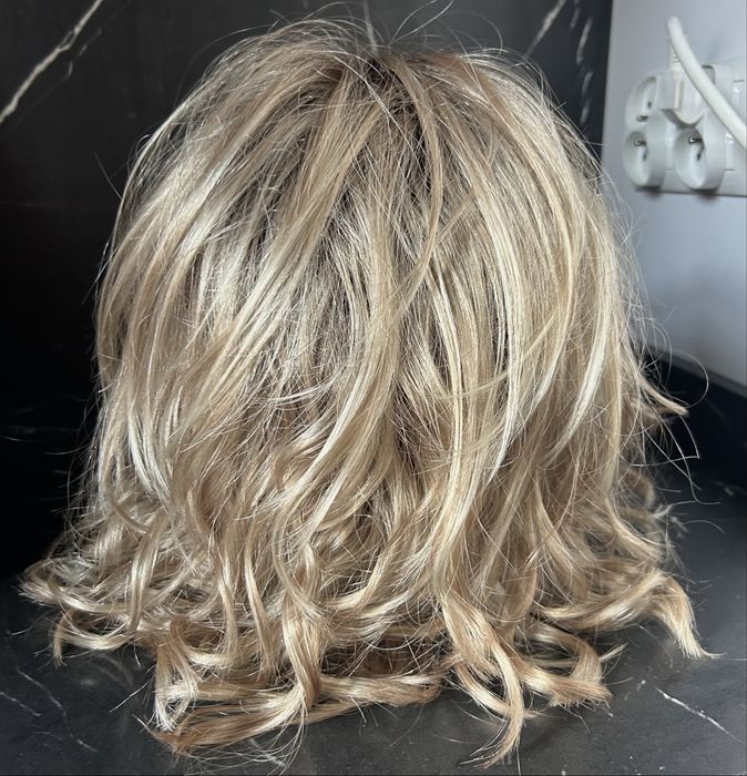 Nowa blond peruka Rokoko
