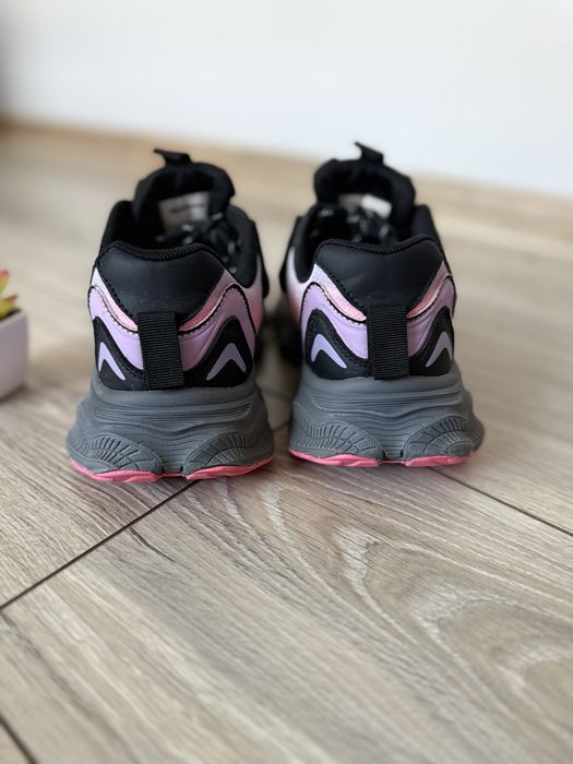 Кросівки для дівчинки Apawwa