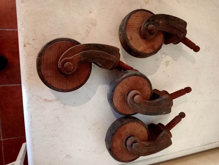 Antigas rodas industriais