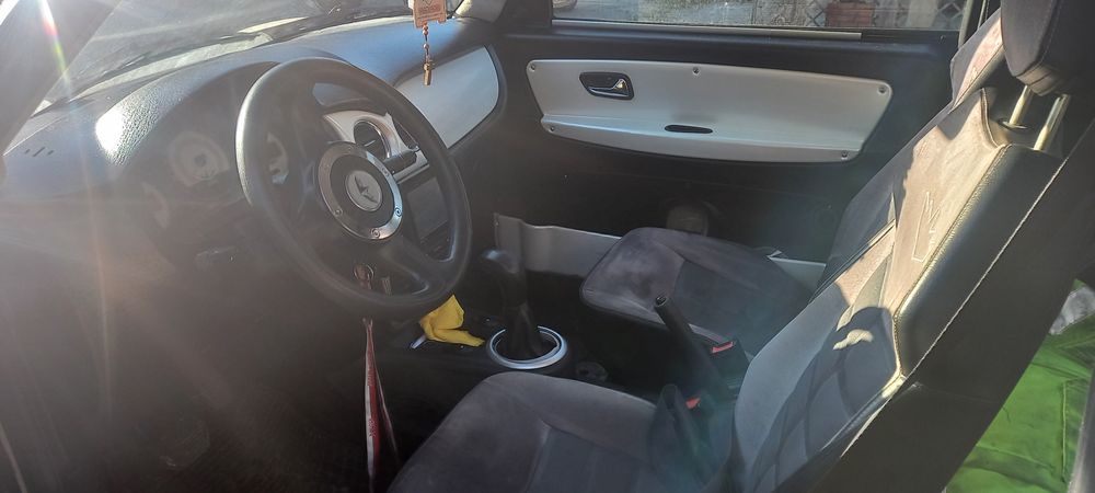 Malutkie autko. Chatenent