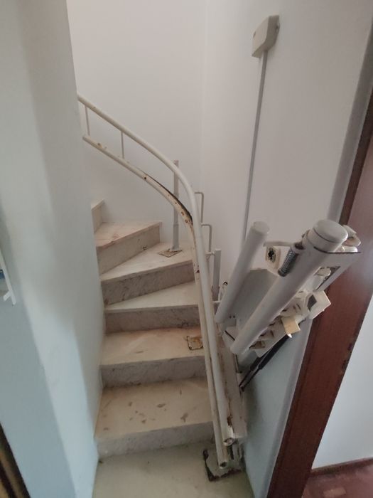 Elevador de escada 260 Sanox/Sarum possibilidade de entrega