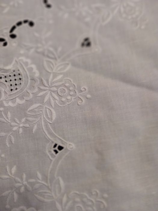 Toalha pequena de linho branca