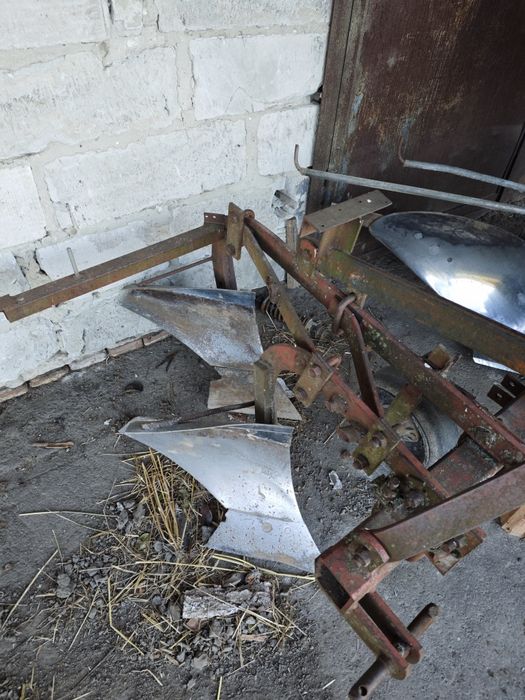 Плуг до трактора