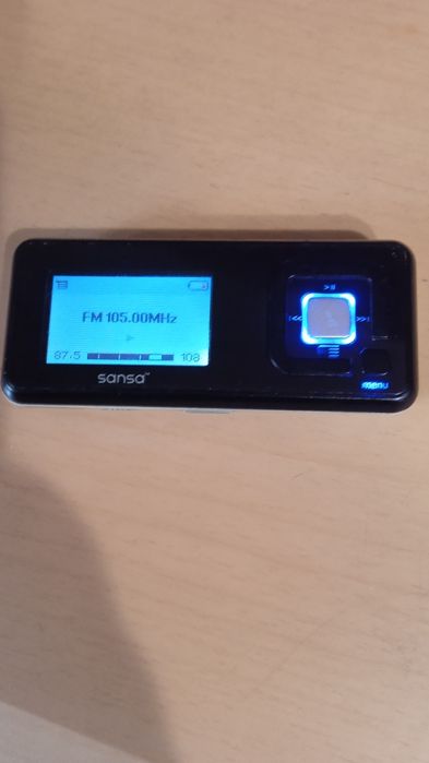 Mp 3 плеер SanDisc sansa c-200