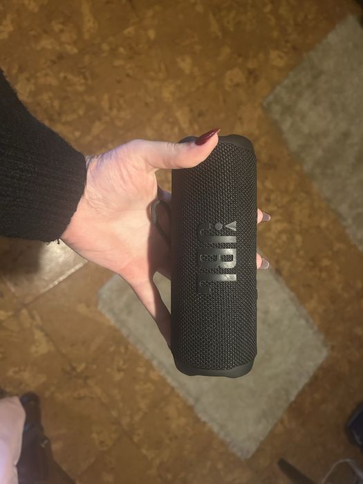 Coluna JBL usada com caixa