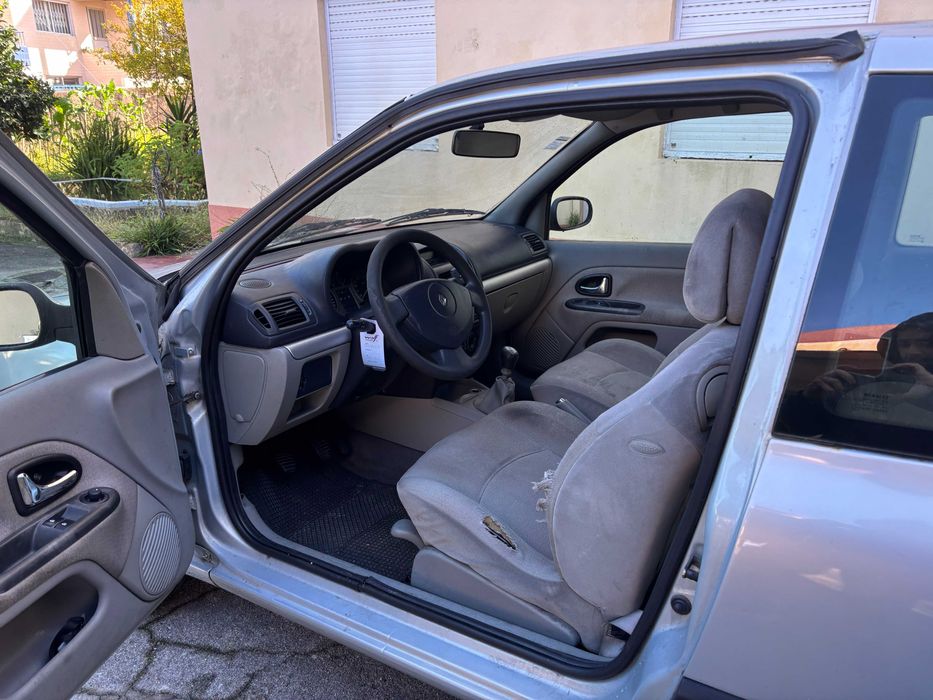 Renault Clio 1.2 Privilege – Económico, Fiável e Pronto a Andar!