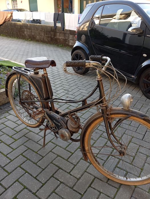 Mobelet  1950 trabalhando