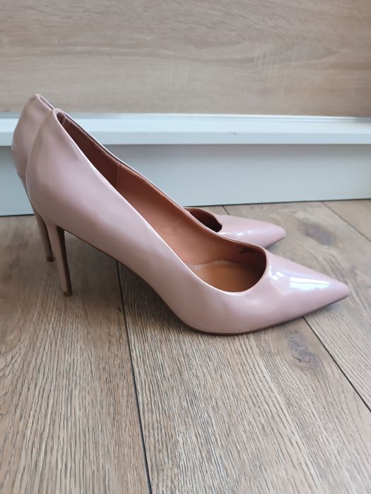 Kremowe szpilki rozmiar 46