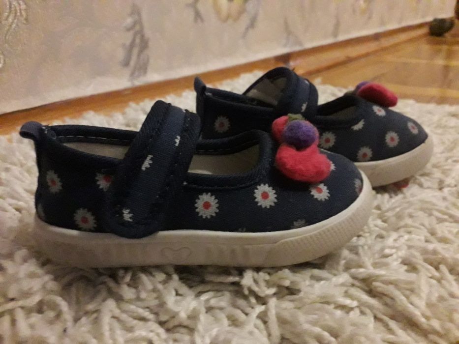 Кеды, макасины, слипоны, текстильные тапочки