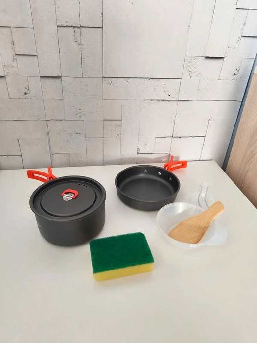 Naczynia kempingowe nowe nieużywane