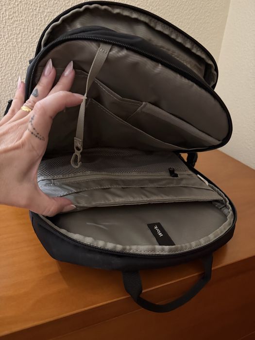 Mochila Nova Thule EnRoutee Preta 23L