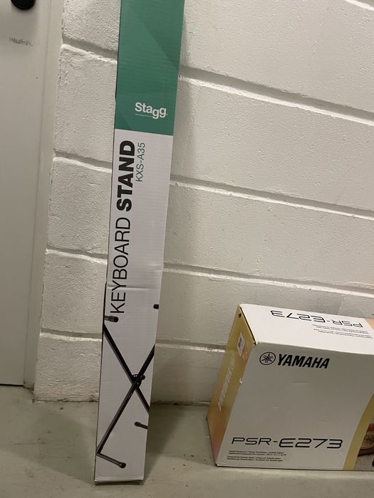Teclado yamaha psr-E273