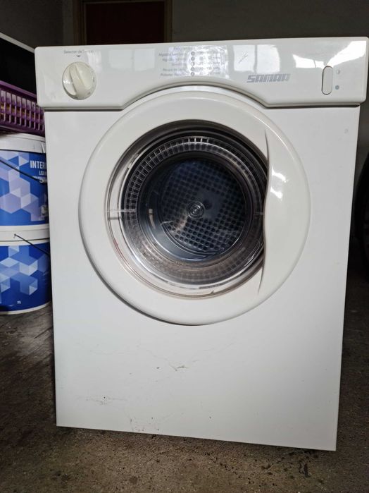 Máquina de secar roupa