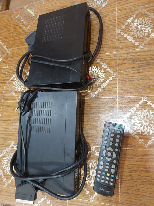 2 Супутникові тюнери strong 6200