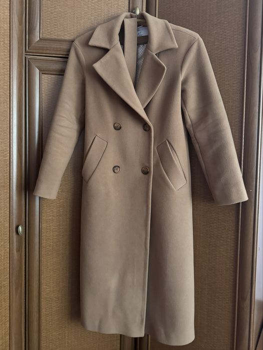 Продається жіноче  кашемірове пальто демісезон