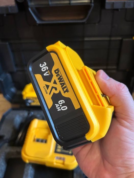 Ударний безщітковий шуруповерт DeWALT 36V 6AH металевий патрон 13мм