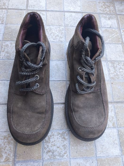 Botas castanhas de  camurça