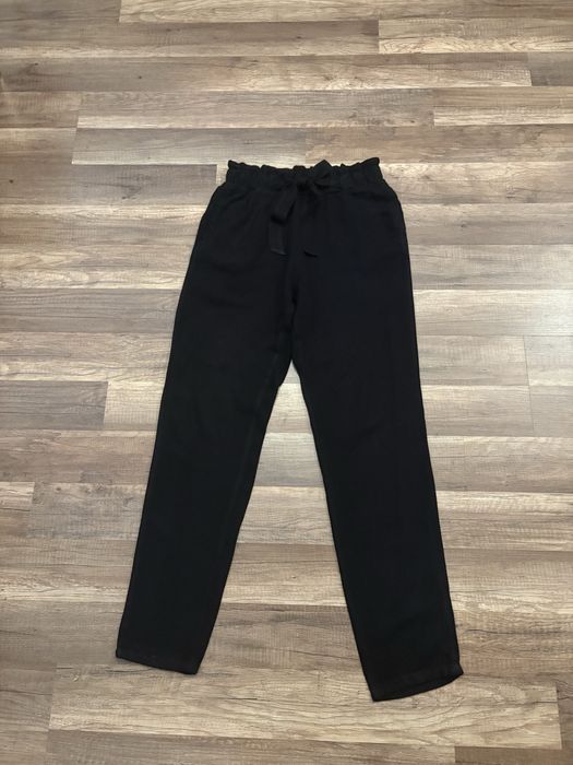 Czarne spodnie z wiskozy 100% Cubus XS