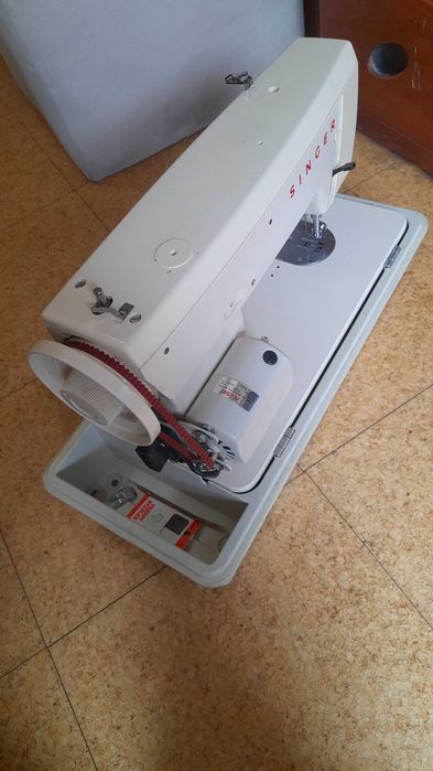 Máquina de costura Singer 1247