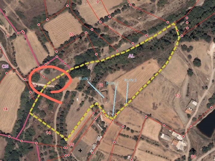 Quinta ao lado do rio para venda