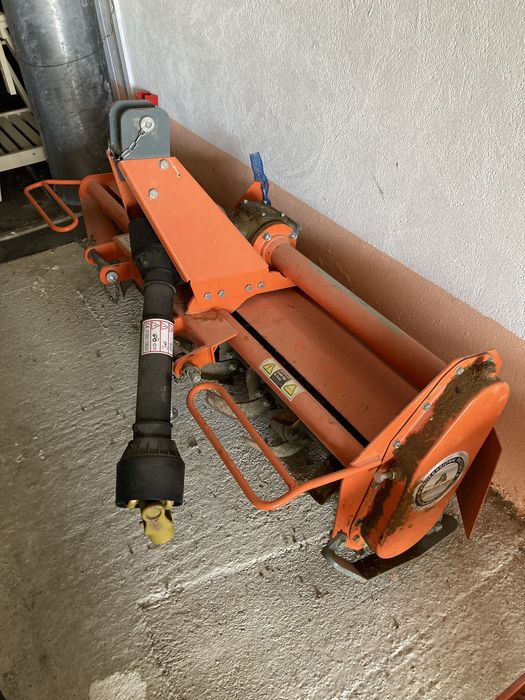 Trator Mitshubishi MT 2501