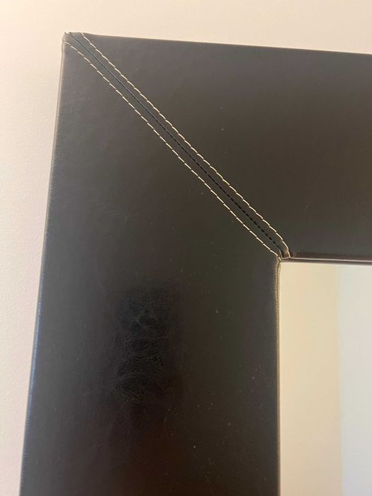 espelho com moldura couro