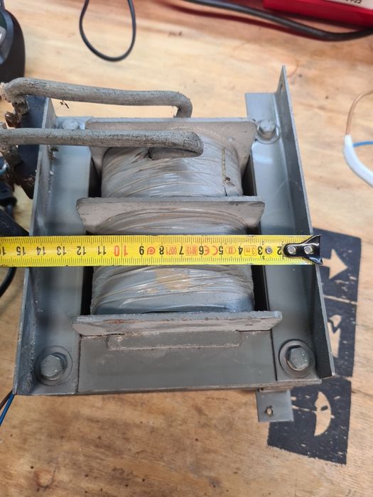Transformator 230V → 12,9V, ~800VA, 60A – prostownik / spawarka