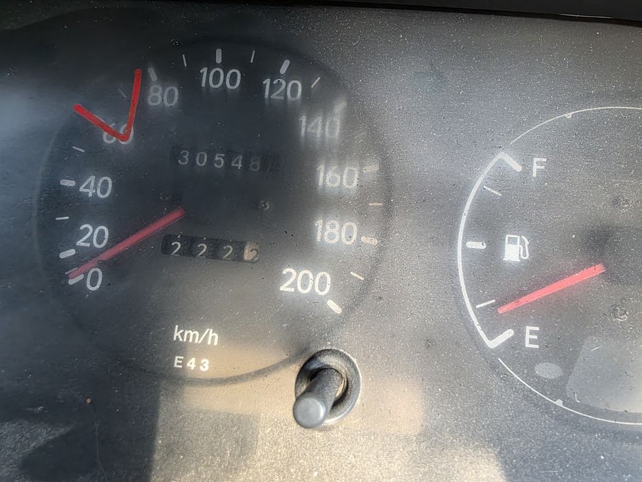 Toyota Corolla Star Van 2.0D 1993 – Incendiada traseira – Mecânica recente