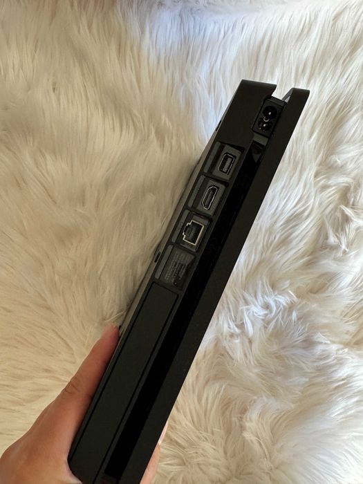 PS4 SLIM com jogo Call of Duty Ops