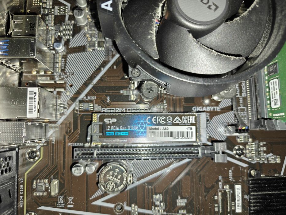 Komputer NTT ZKO-R3A520-EU24 R3 4300G 16GB RAM 1TB Dysk SSD Win11