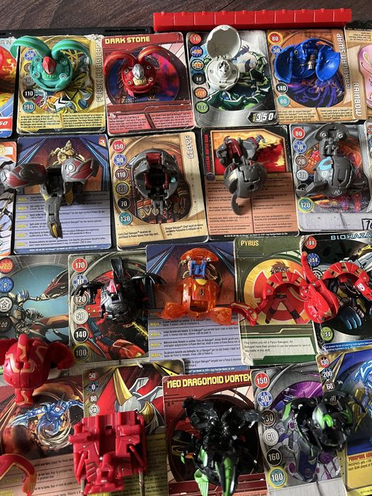 Колекція Bakugan, карти, арена та кейс