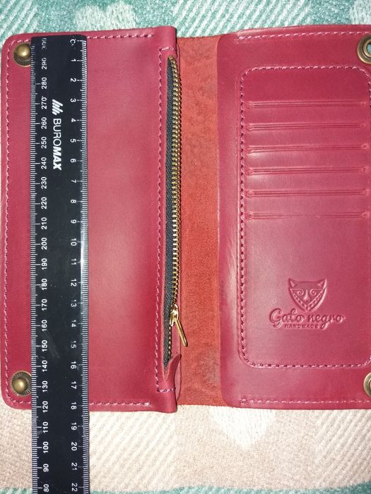 Новый кожаный кошелек